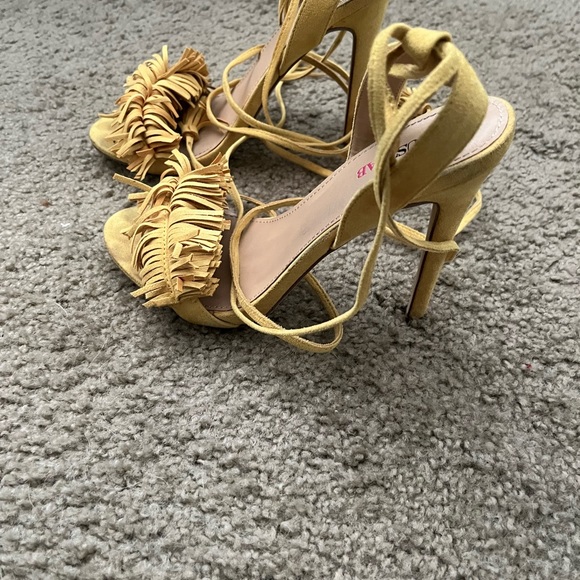 Shoes - Picture 13 of 16